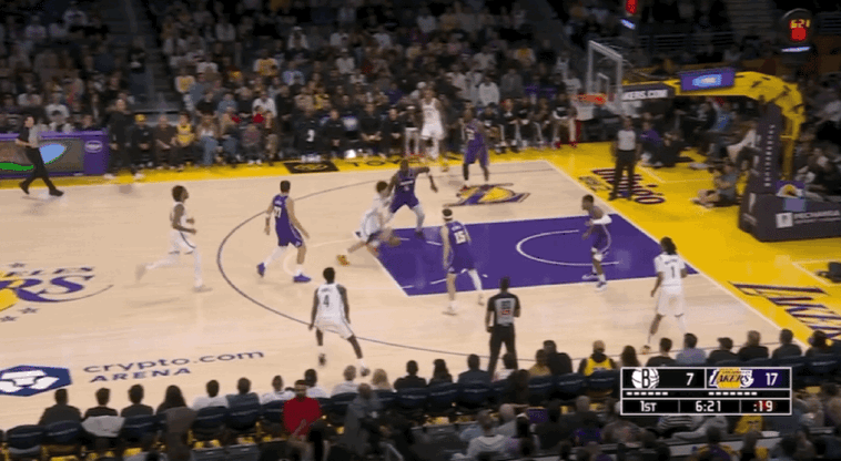 东契奇砍41分难救主 湖人主场力克篮网终结对手