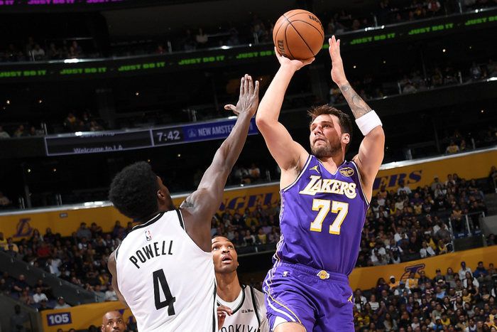 东契奇砍41分难救主 湖人主场力克篮网终结对手