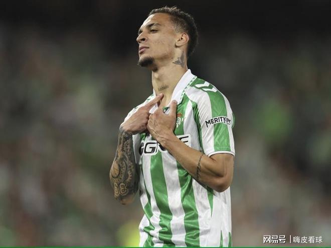 英超陷三大杯危机 欧冠名额争夺战白热化