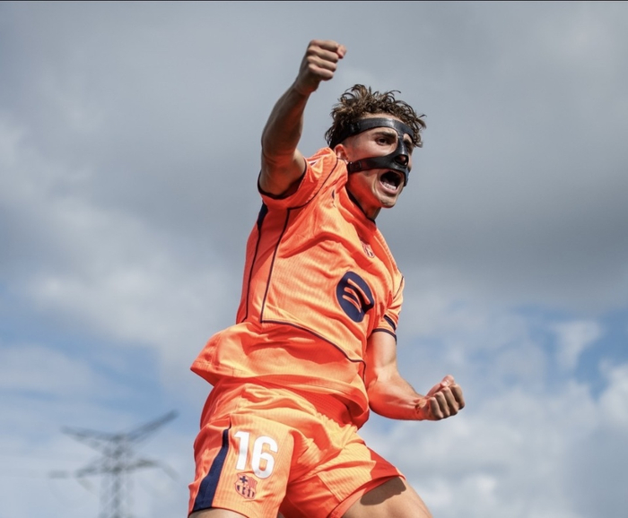 巴萨西甲冲冠关键战告捷 阿森纳英超登顶曼城足